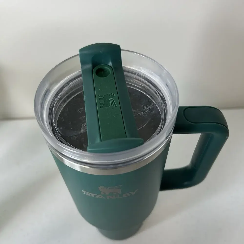 Stanley Quencher 2.0 40oz Flowstate Green Pine Tumbler - Picture 5 of 7
